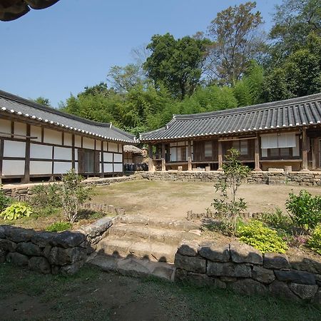 Jinrae Lee'S Traditional House Boseong Exterior foto