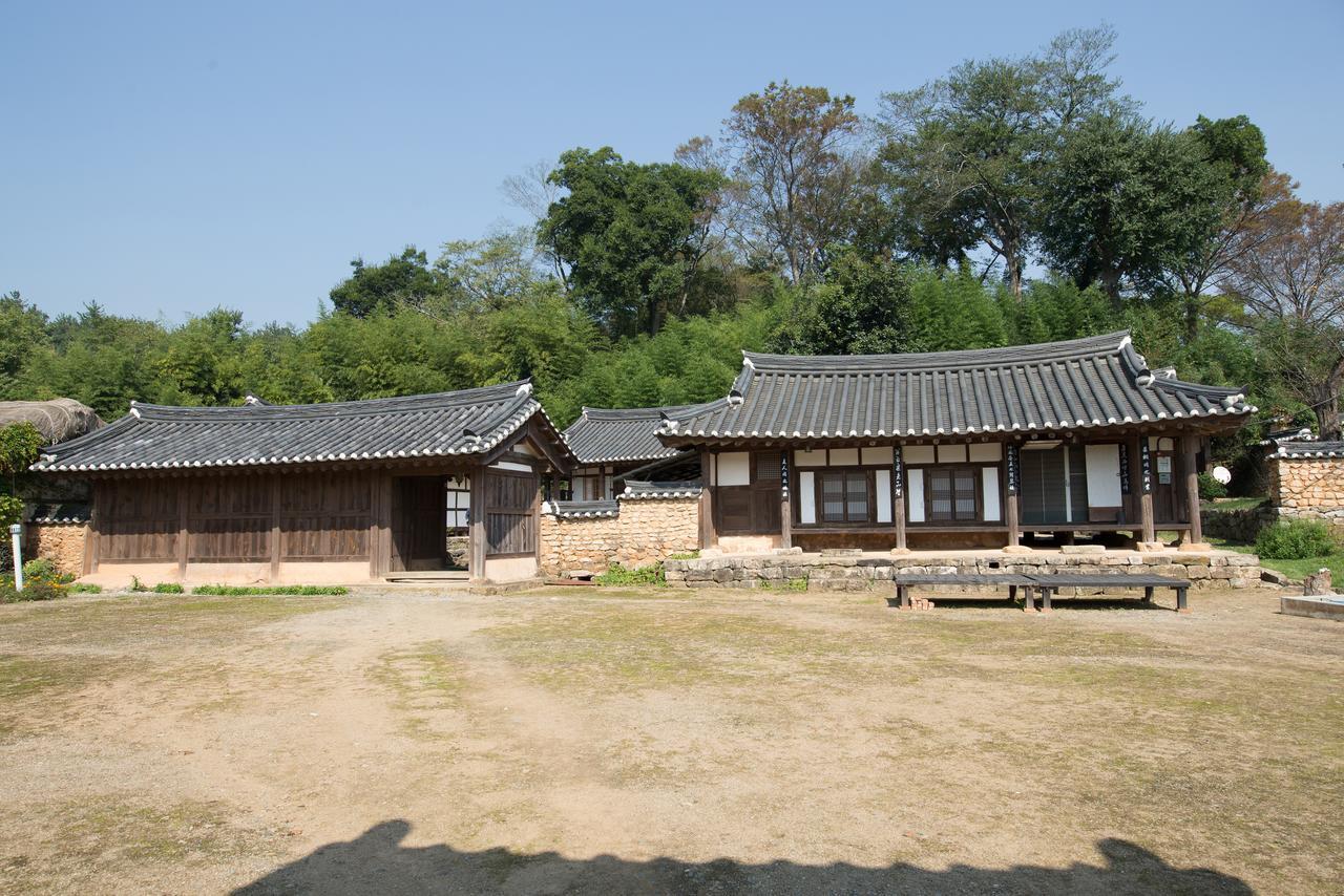 Jinrae Lee'S Traditional House Boseong Exterior foto